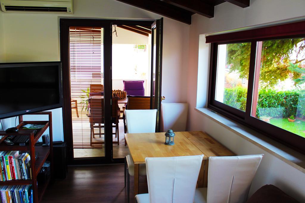 Apartment Pinia Porec Exterior photo